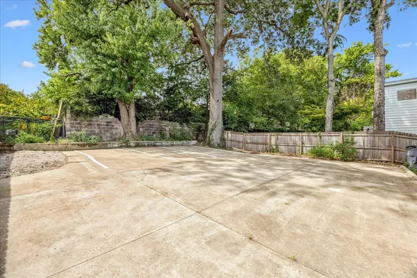 $1,100 | 2395 Forest Avenue, Unit 4, Memphis, TN 38112