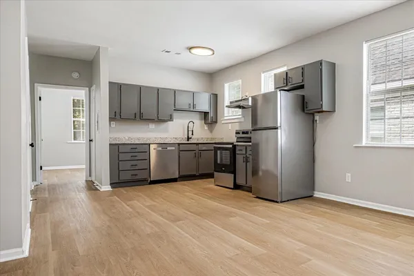 $1,200 | 2395 Forest Avenue, Unit 3, Memphis, TN 38112