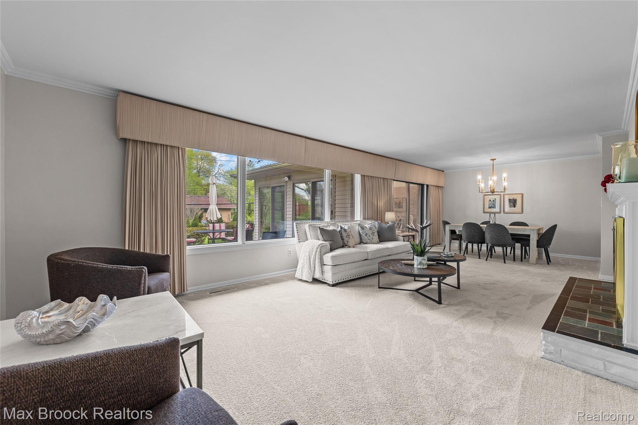 925 Westview Road Bloomfield Hills, MI 48304 - Photo 7 of 26 Living Room & Dining