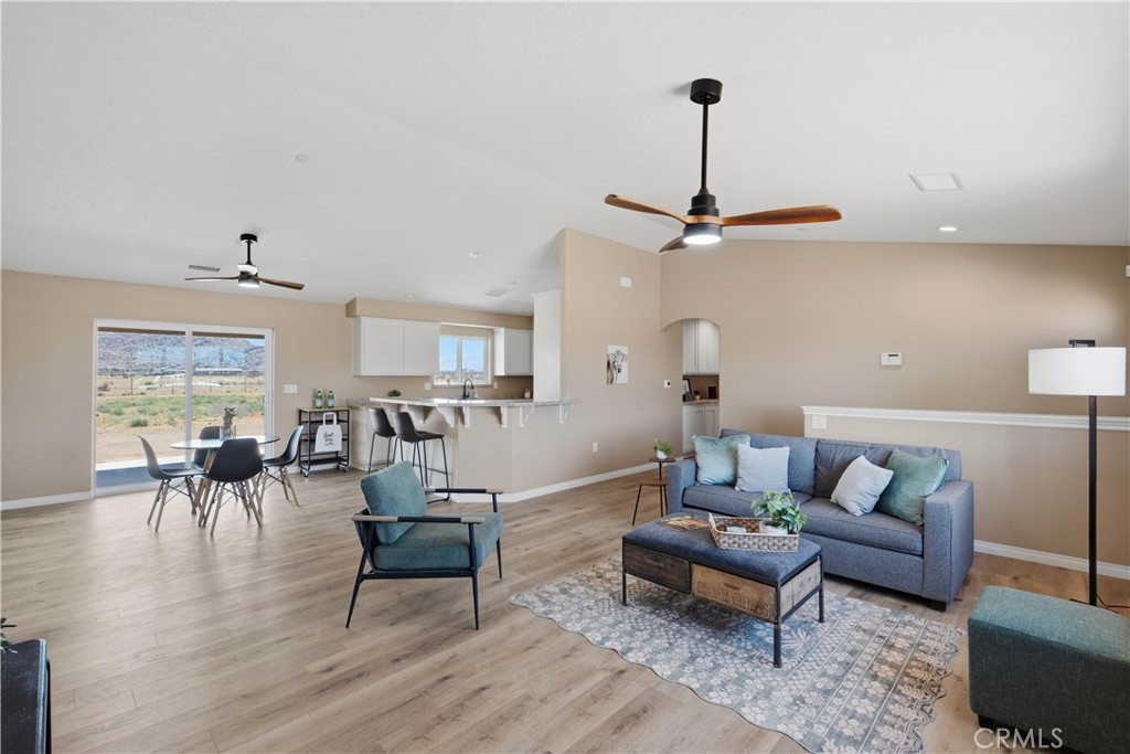 13119 Candlewood Road Apple Valley, CA 92308 - Photo 8 of 52