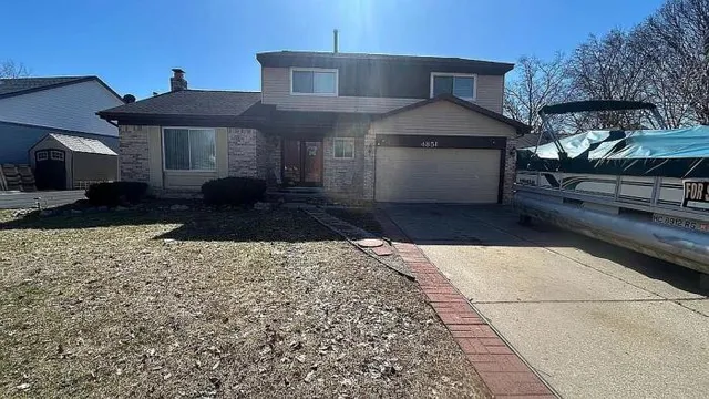 $489,900 | 4851 Shoreline Boulevard, Waterford, MI 48329