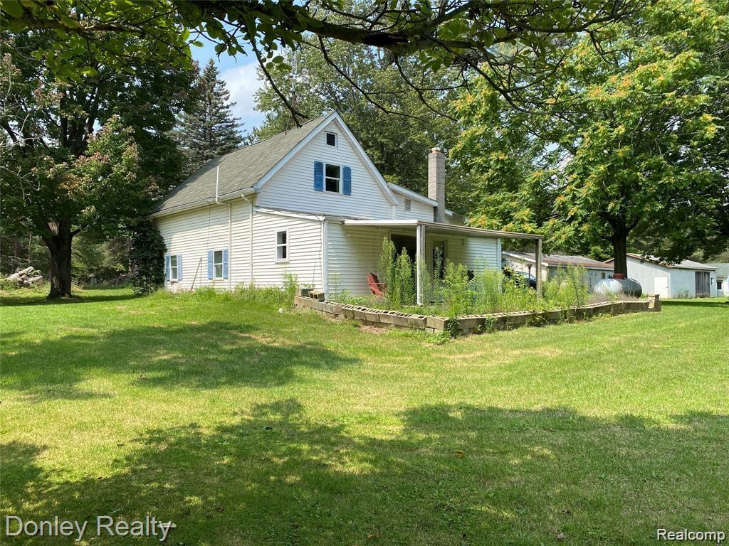 1940 Arnold Road Snover, MI 48472 - Photo 2 of 30