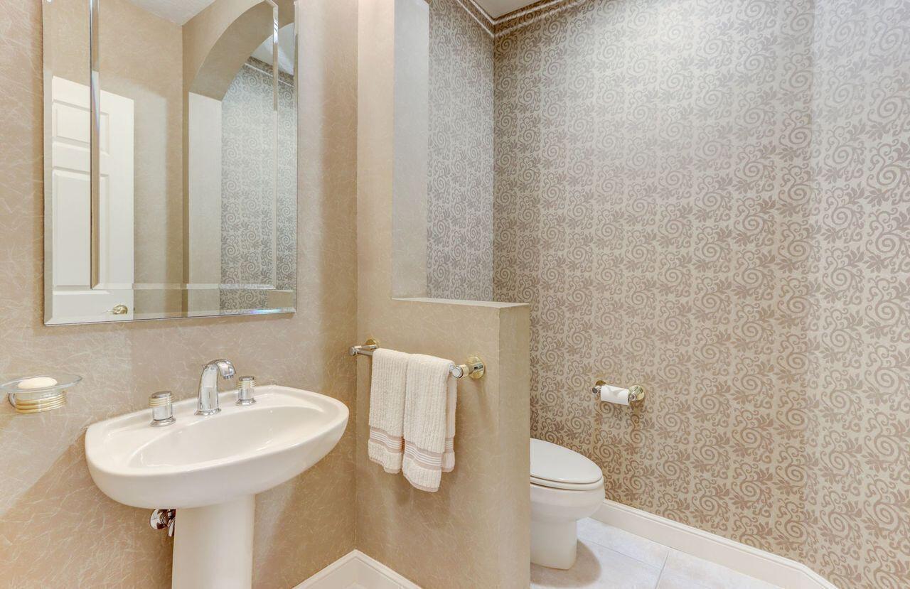 6255 Northwest 42nd Way Boca Raton, FL 33496 - Photo 12 of 16 Powder Room
