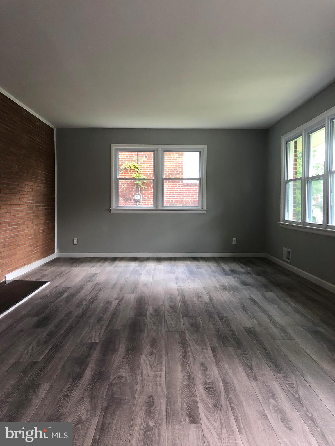 5926 Berwyn Road Berwyn Heights, MD 20740 - Photo 3 of 11 LIVING ROOM