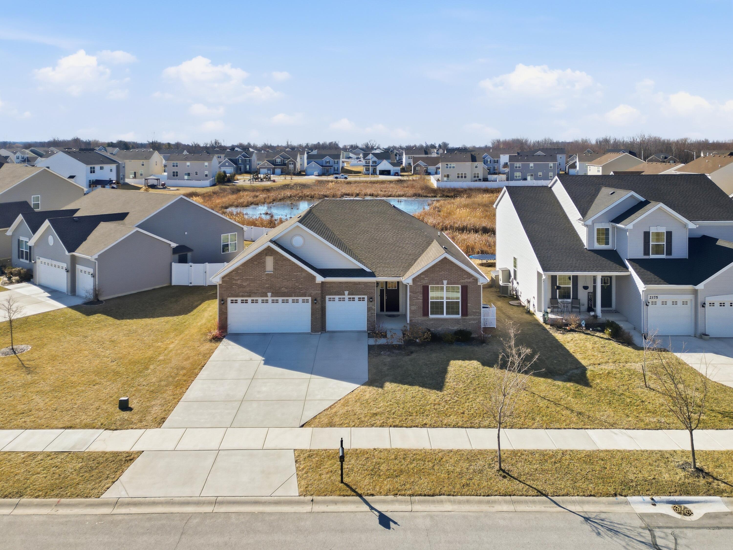 2215 East 109th Place Crown Point, IN 46307 - Photo 2 of 32 3000x2250