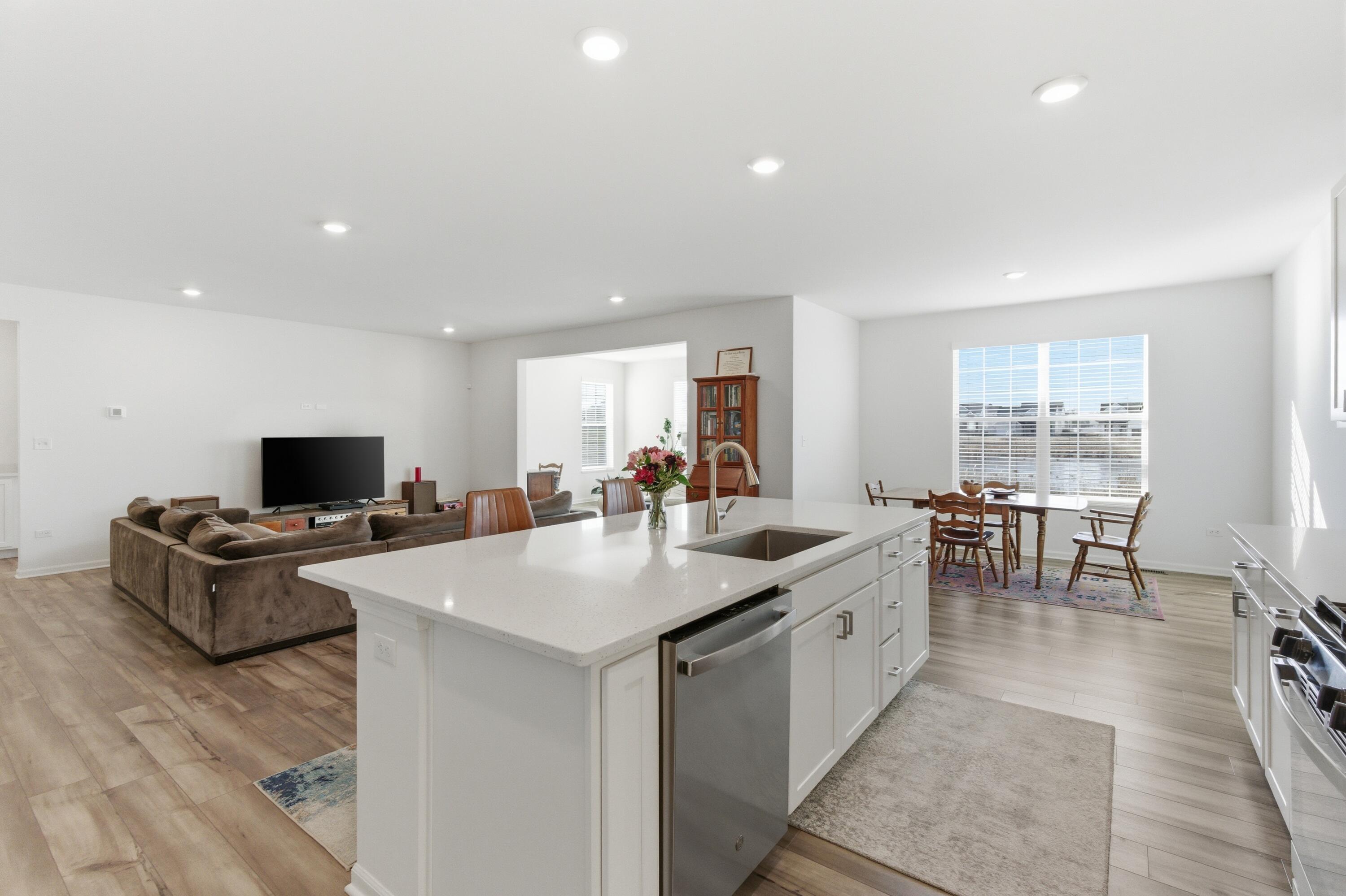 2215 East 109th Place Crown Point, IN 46307 - Photo 10 of 32 3000x1999