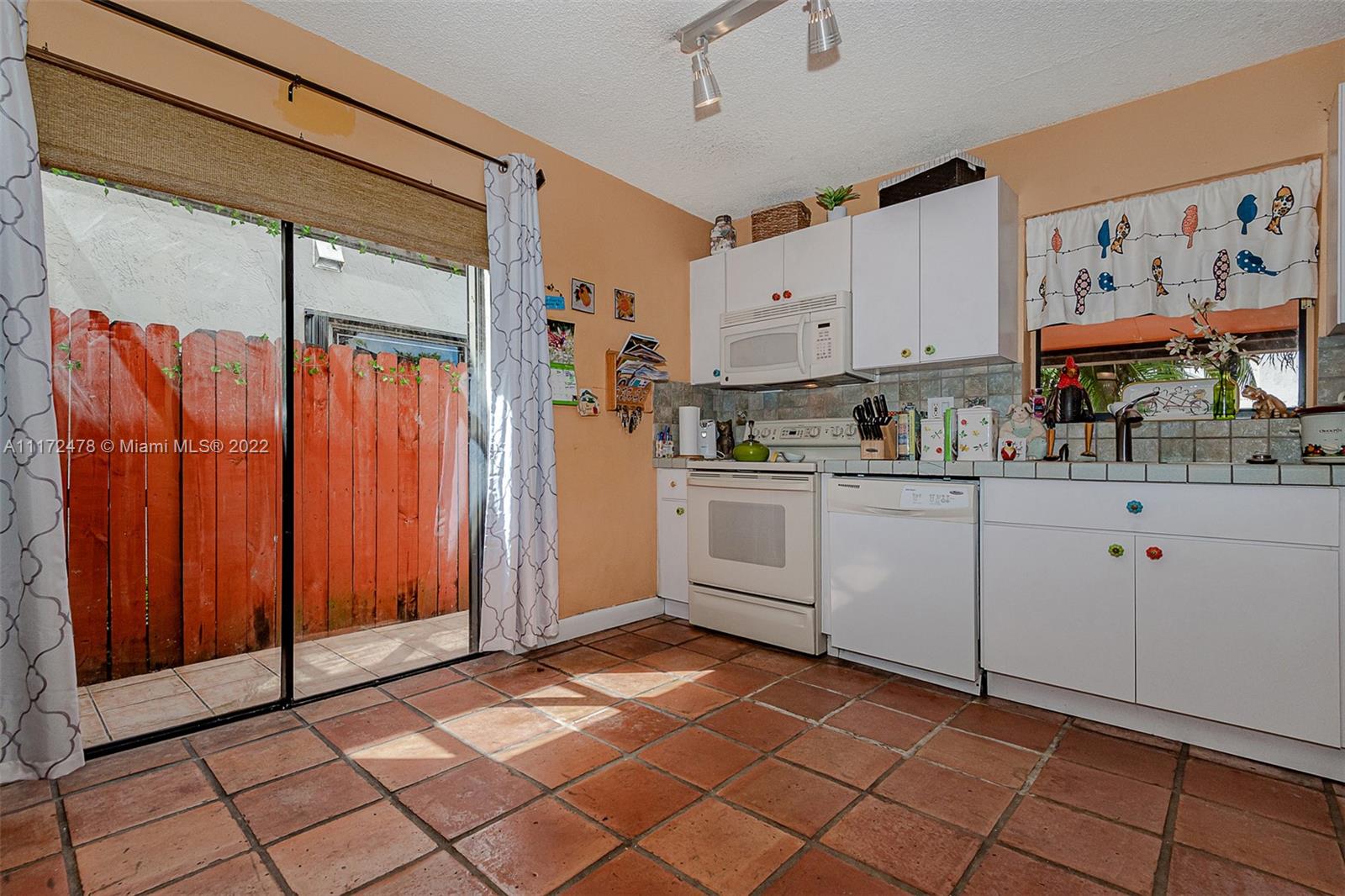 Three Lakes Miami, FL 33186 - Photo 20 of 53