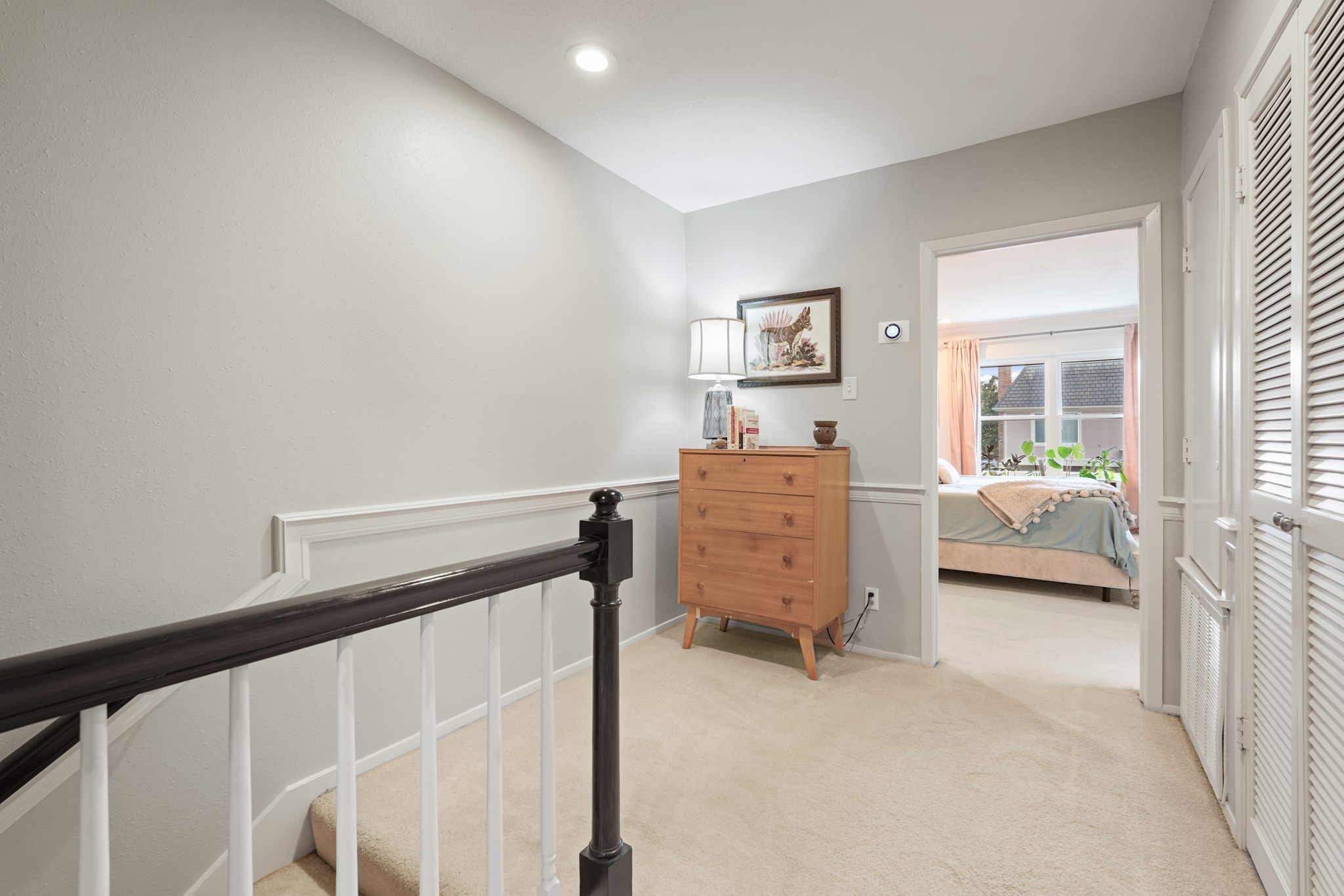 2236 South Piney Point Road, Unit 101 Houston, TX 77063 - Photo 10 of 21 Come upstairs where all bedrooms are located.