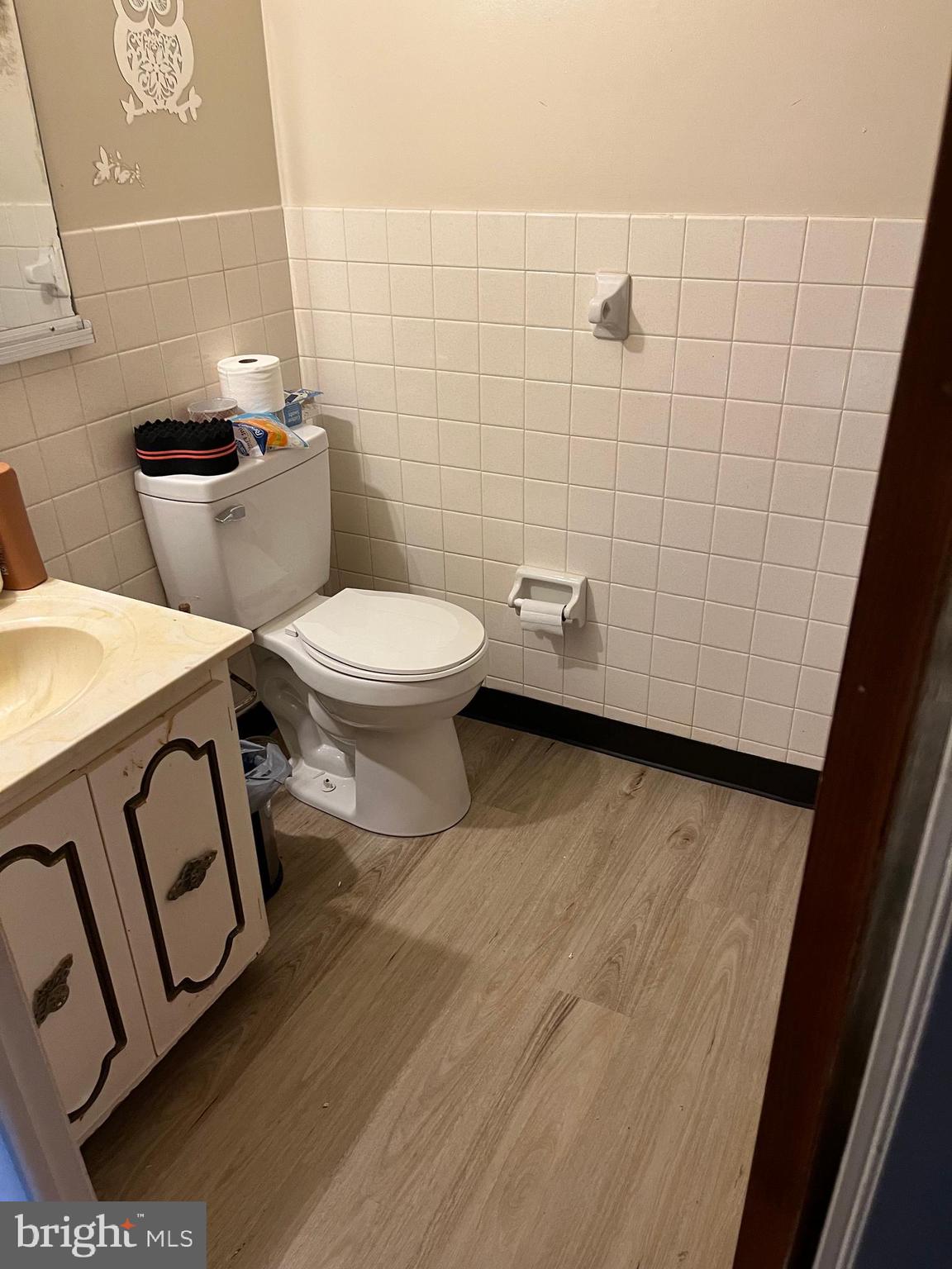8118 Ryers Avenue Philadelphia, PA 19111 - Photo 19 of 22 2nd flr bath rm