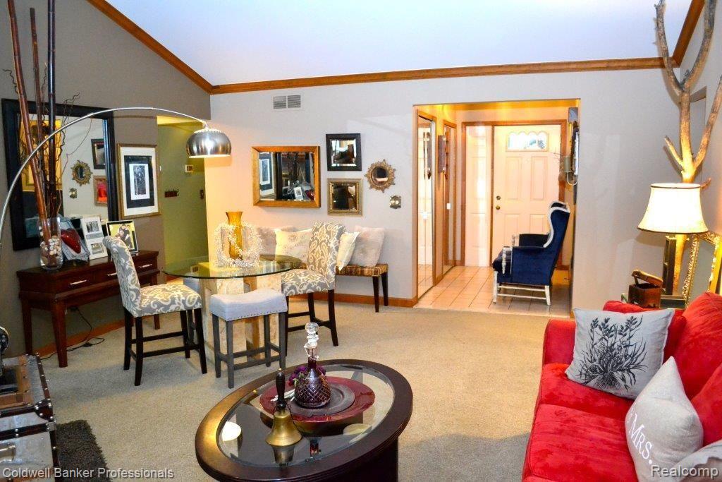 391 Drexelgate Parkway Rochester, MI 48307 - Photo 5 of 23 DSC_2898.jpg