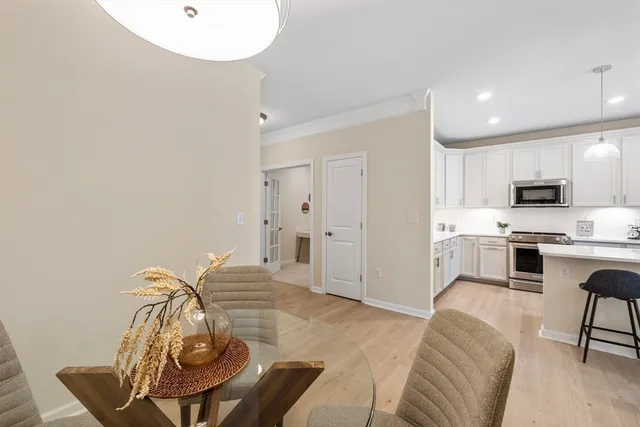 $789,900 | 2 Stratton Drive, Unit 102, Woburn, MA 01801