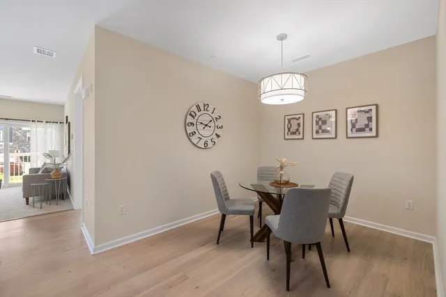 $789,900 | 2 Stratton Drive, Unit 102, Woburn, MA 01801