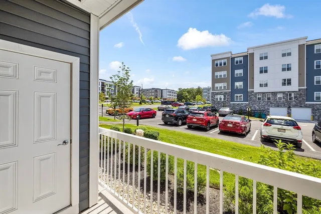 $789,900 | 2 Stratton Drive, Unit 102, Woburn, MA 01801