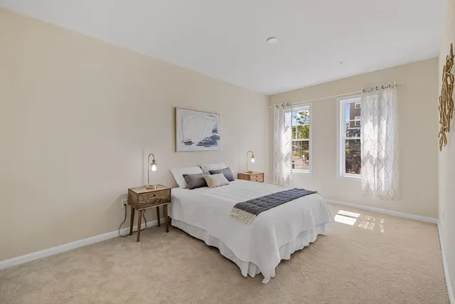 $789,900 | 2 Stratton Drive, Unit 102, Woburn, MA 01801