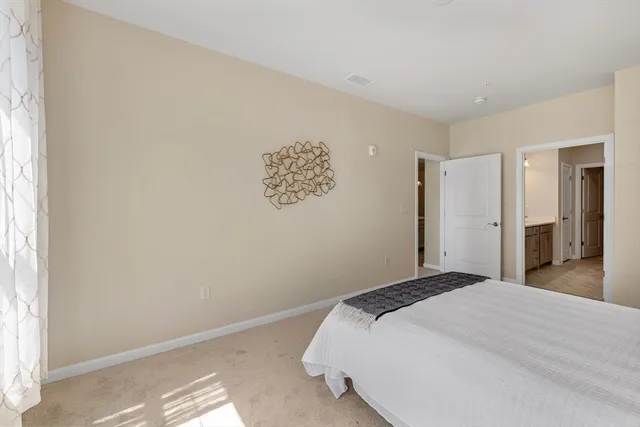 $789,900 | 2 Stratton Drive, Unit 102, Woburn, MA 01801