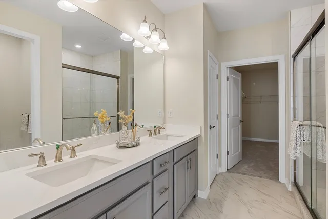 $789,900 | 2 Stratton Drive, Unit 102, Woburn, MA 01801