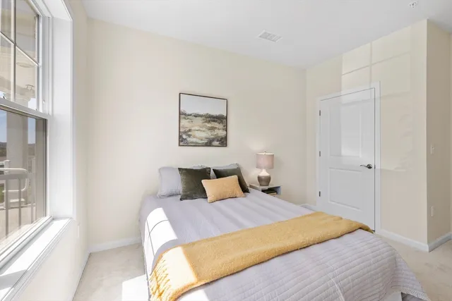 $789,900 | 2 Stratton Drive, Unit 102, Woburn, MA 01801