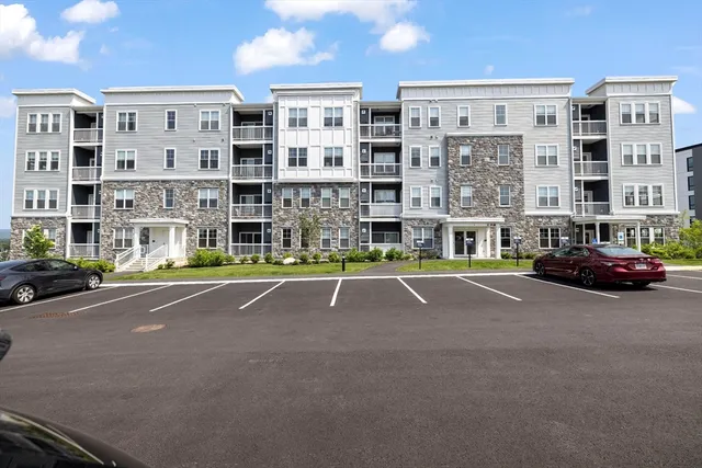 $789,900 | 2 Stratton Drive, Unit 102, Woburn, MA 01801