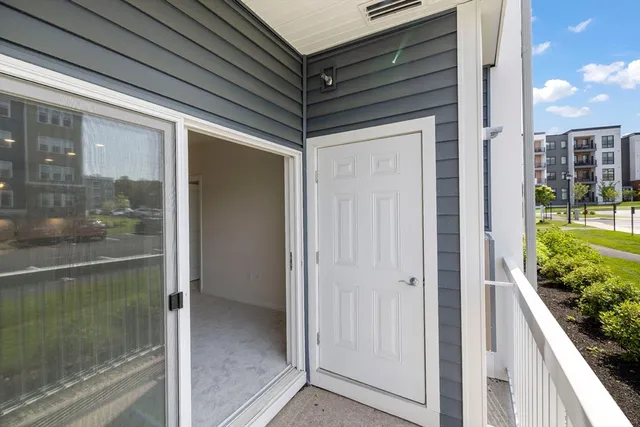 $789,900 | 2 Stratton Drive, Unit 102, Woburn, MA 01801