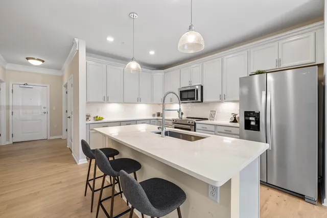 $789,900 | 2 Stratton Drive, Unit 102, Woburn, MA 01801