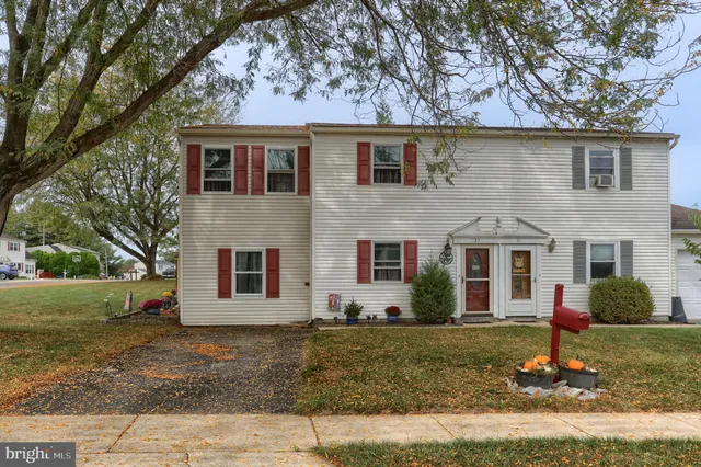 $235,000 | 23 Natalie Lane, Cleona, PA 17042
