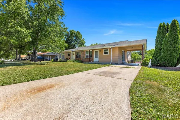 $1,750 | 32 Laura Drive, St. Peters, MO 63376