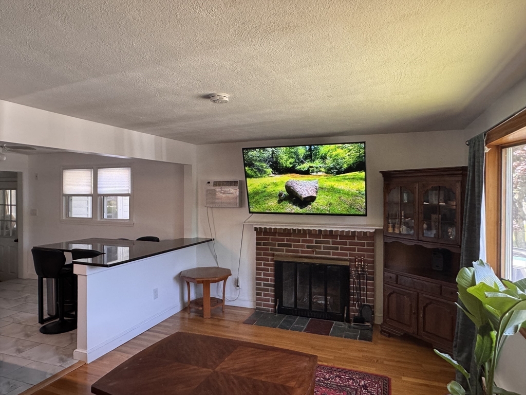 34 Downing Road Peabody, MA 01960 - Photo 3 of 30 Gallery Image 3