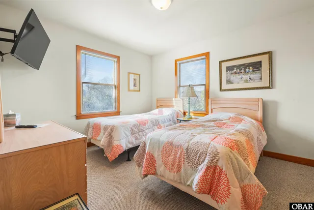 $1,249,000 | 1082 Lighthouse Drive, Corolla, NC 27927