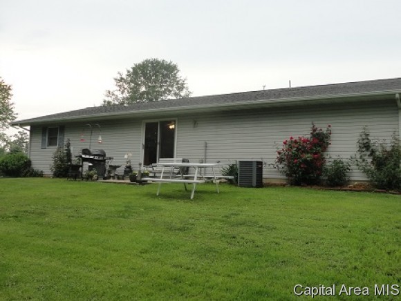 512 East 900 North Road Morrisonville, IL 62546 - Photo 18 of 18 Gallery Image 18