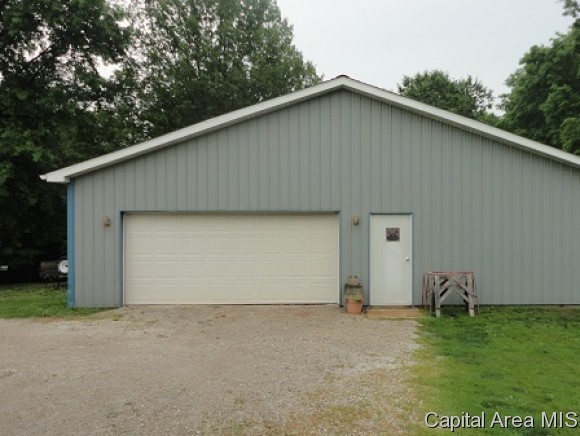 512 East 900 North Road Morrisonville, IL 62546 - Photo 4 of 18 Gallery Image 4