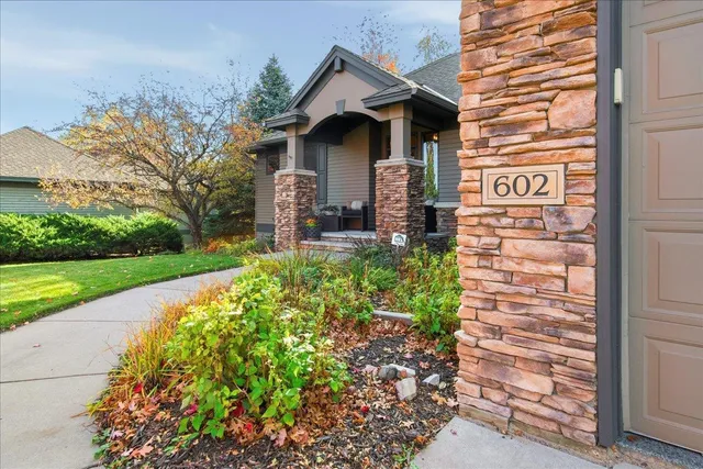 $854,900 | 602 Woodland Drive, Mahtomedi, MN 55115