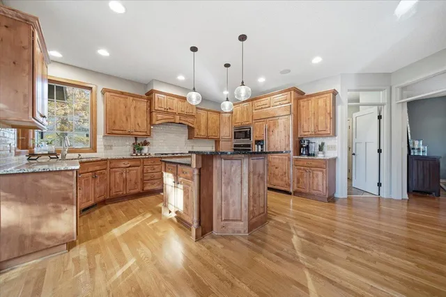 $854,900 | 602 Woodland Drive, Mahtomedi, MN 55115