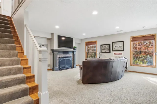 $854,900 | 602 Woodland Drive, Mahtomedi, MN 55115