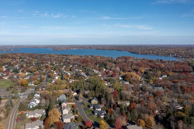 $854,900 | 602 Woodland Drive, Mahtomedi, MN 55115