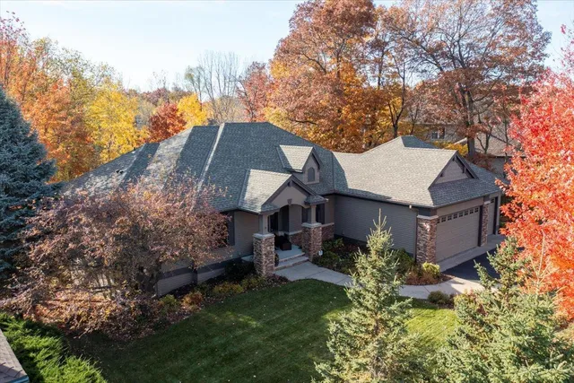 $854,900 | 602 Woodland Drive, Mahtomedi, MN 55115