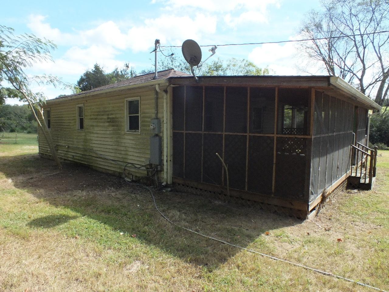 8245 Watkins Road East Loudon, TN 37774 - Photo 2 of 9 2013-10-07 WATKINS-UPDATED 006