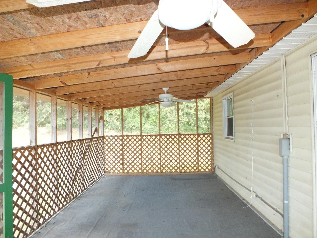 8245 Watkins Road East Loudon, TN 37774 - Photo 3 of 9 2013-10-07 WATKINS-UPDATED 008