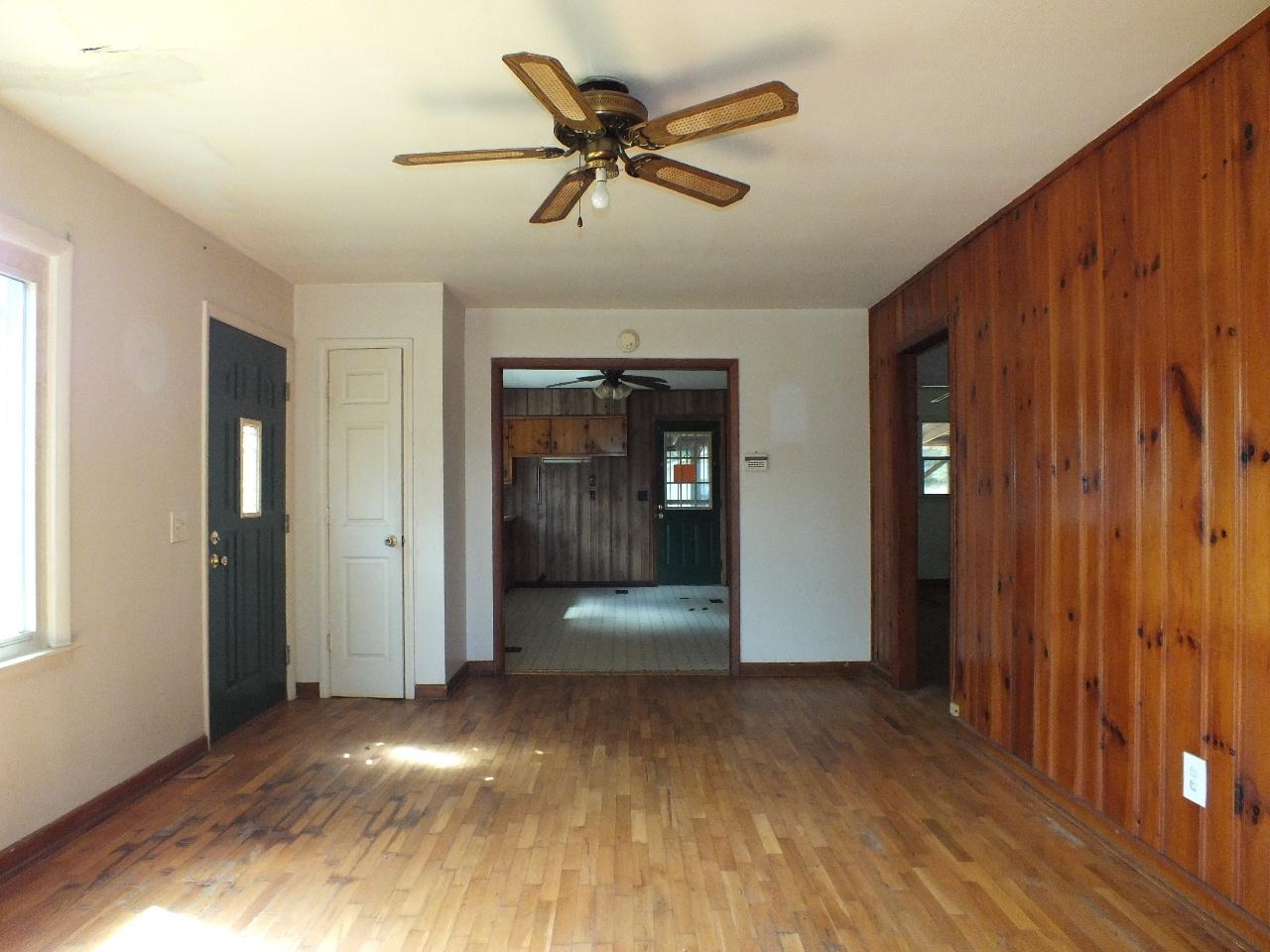 8245 Watkins Road East Loudon, TN 37774 - Photo 6 of 9 2013-10-07 WATKINS-UPDATED 012