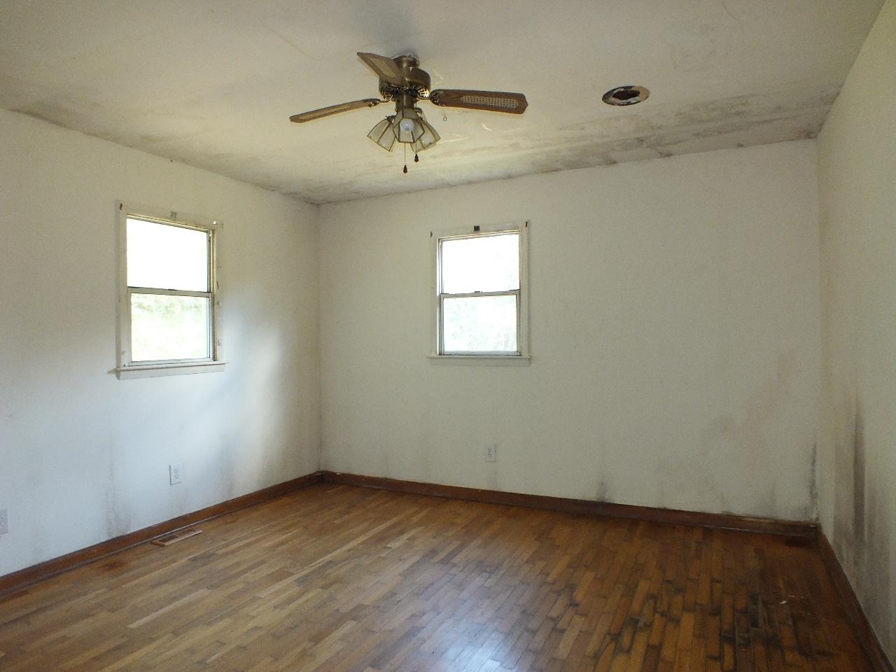 8245 Watkins Road East Loudon, TN 37774 - Photo 7 of 9 2013-10-07 WATKINS-UPDATED 013