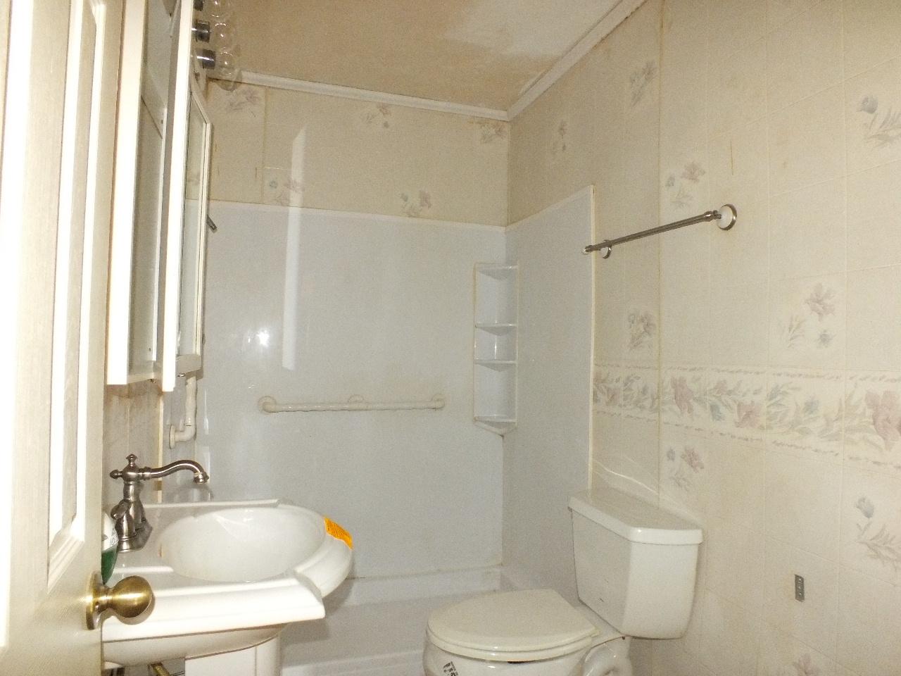8245 Watkins Road East Loudon, TN 37774 - Photo 8 of 9 2013-10-07 WATKINS-UPDATED 015