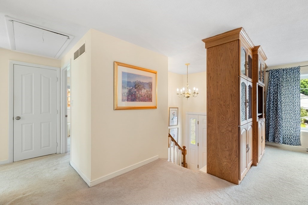 4 Rossmore Road Lynnfield, MA 01940 - Photo 5 of 29