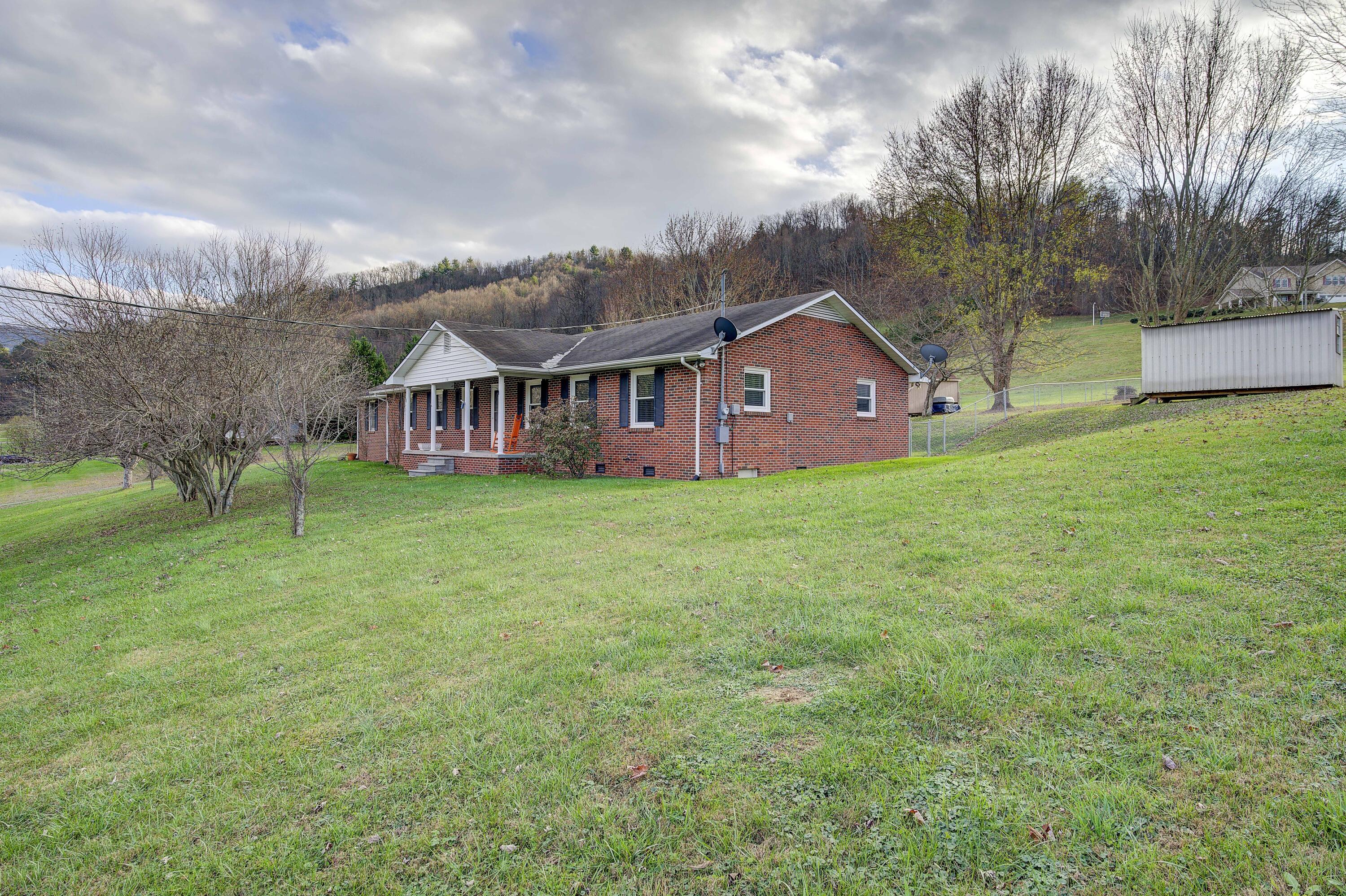 766 Laurels Road Johnson City, TN 37601 - Photo 5 of 55 Laurels--40