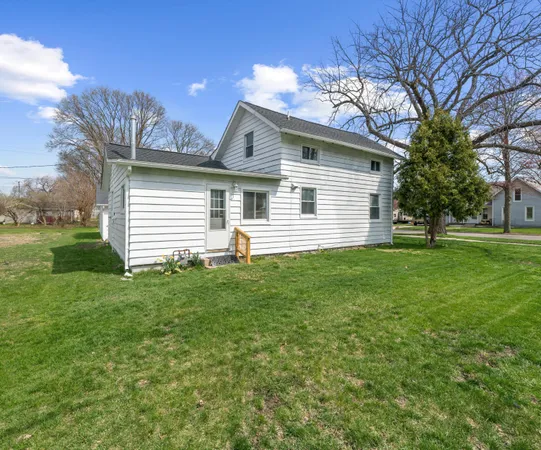 $305,000 | 244 Cass Street, Dundee, MI 48131