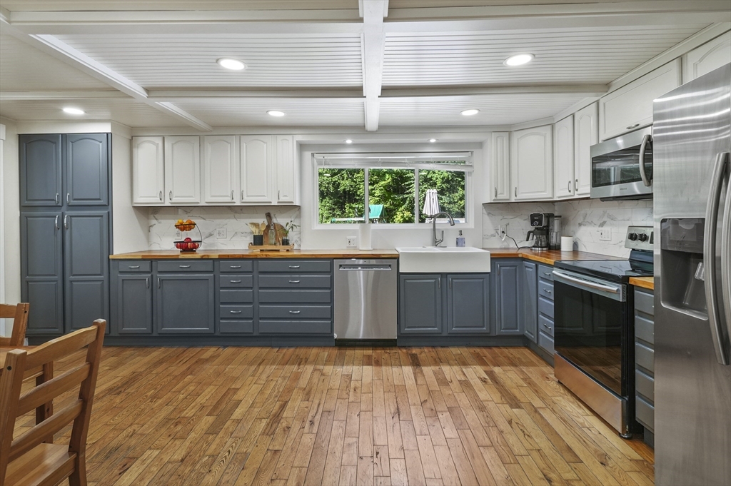 261 Wheeler Road Ashby, MA 01431 - Photo 7 of 37
