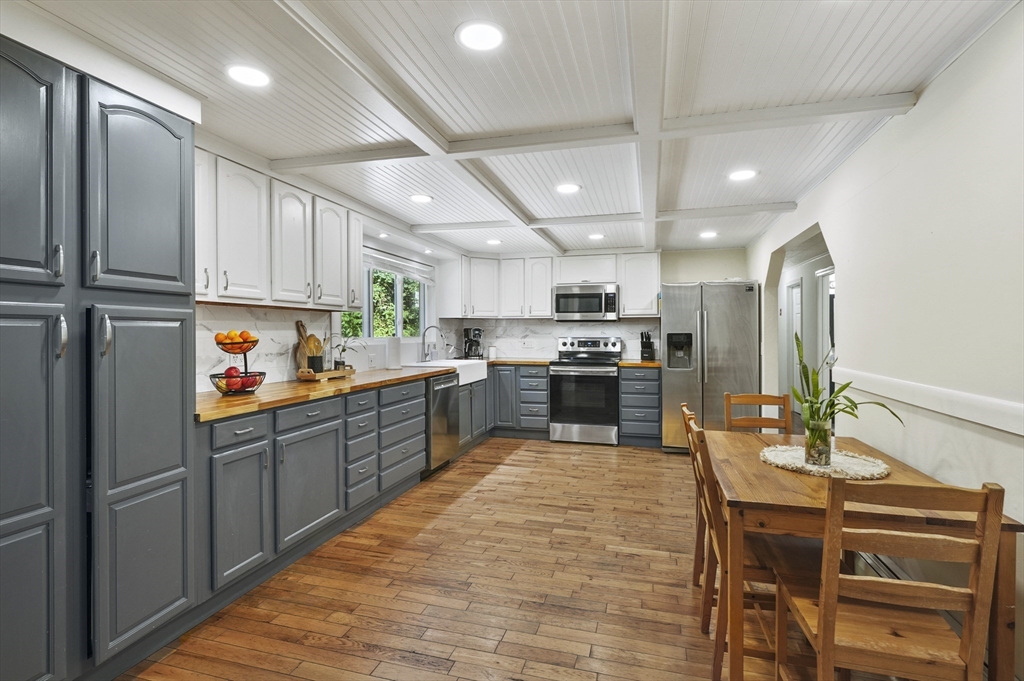 261 Wheeler Road Ashby, MA 01431 - Photo 8 of 37