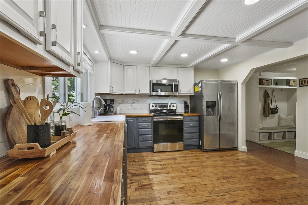 261 Wheeler Road Ashby, MA 01431 - Photo 9 of 37