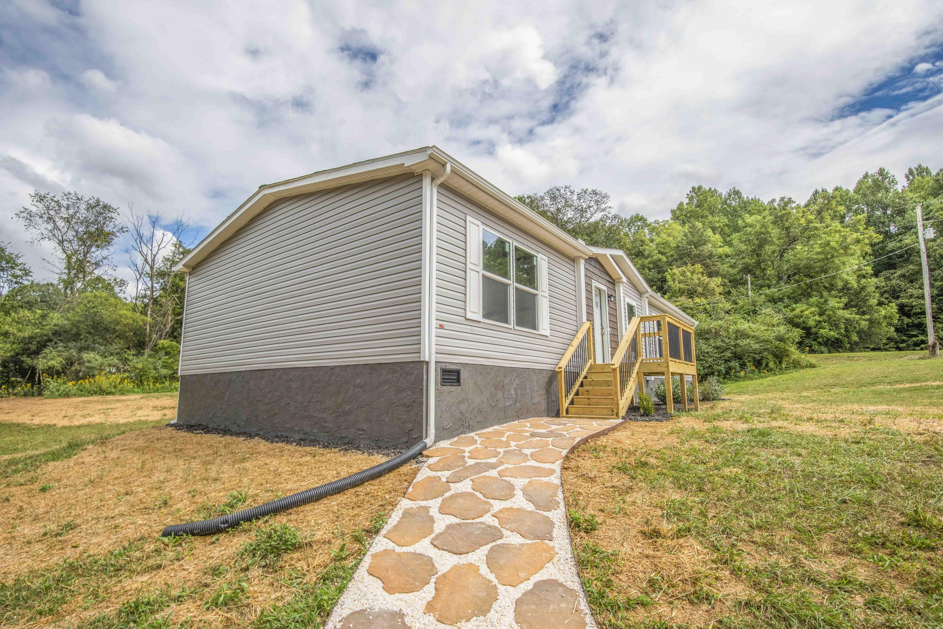 341 Howard Road Loudon, TN 37774 - Photo 2 of 40 exterior 2_1