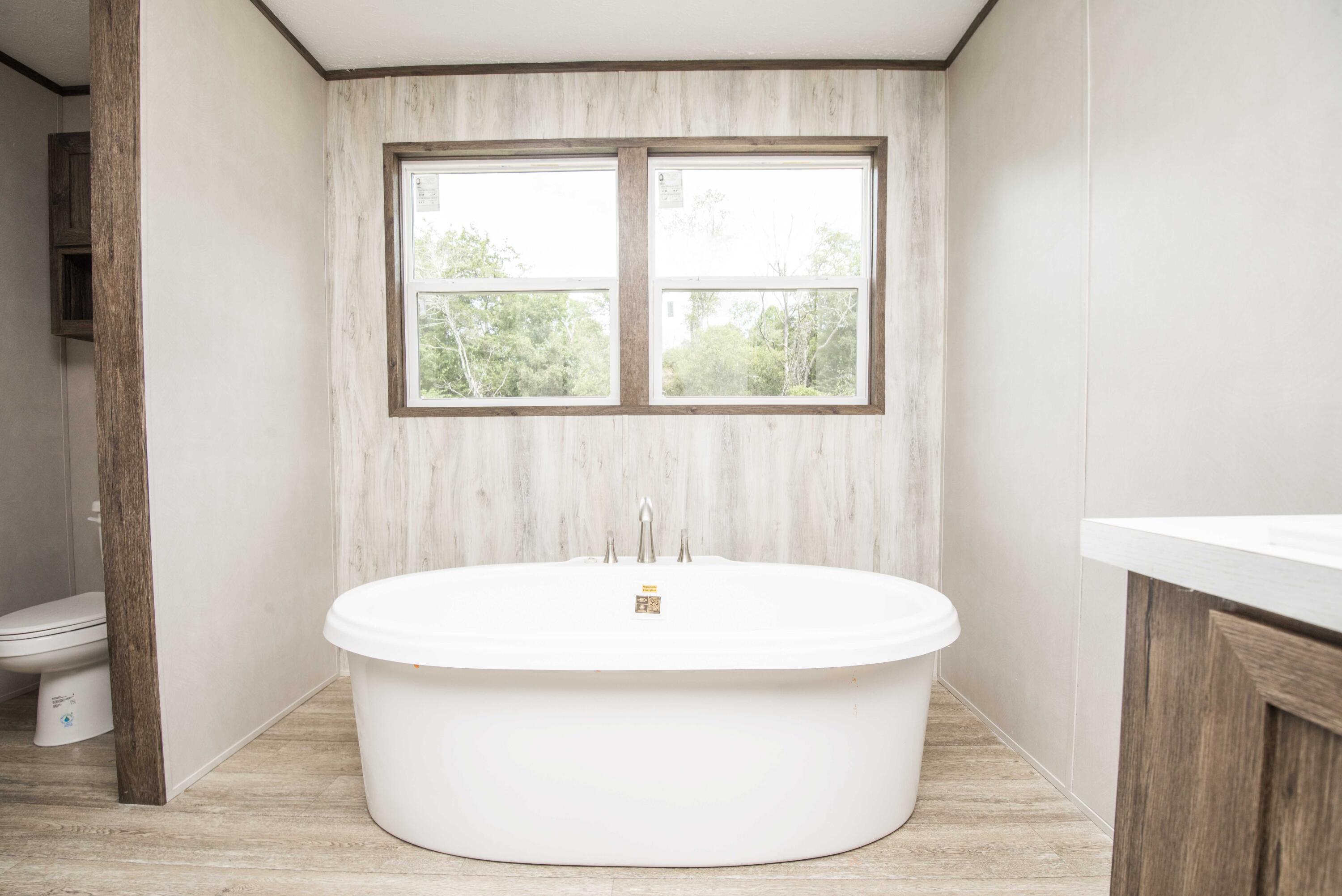 341 Howard Road Loudon, TN 37774 - Photo 26 of 40 master bath 1_1