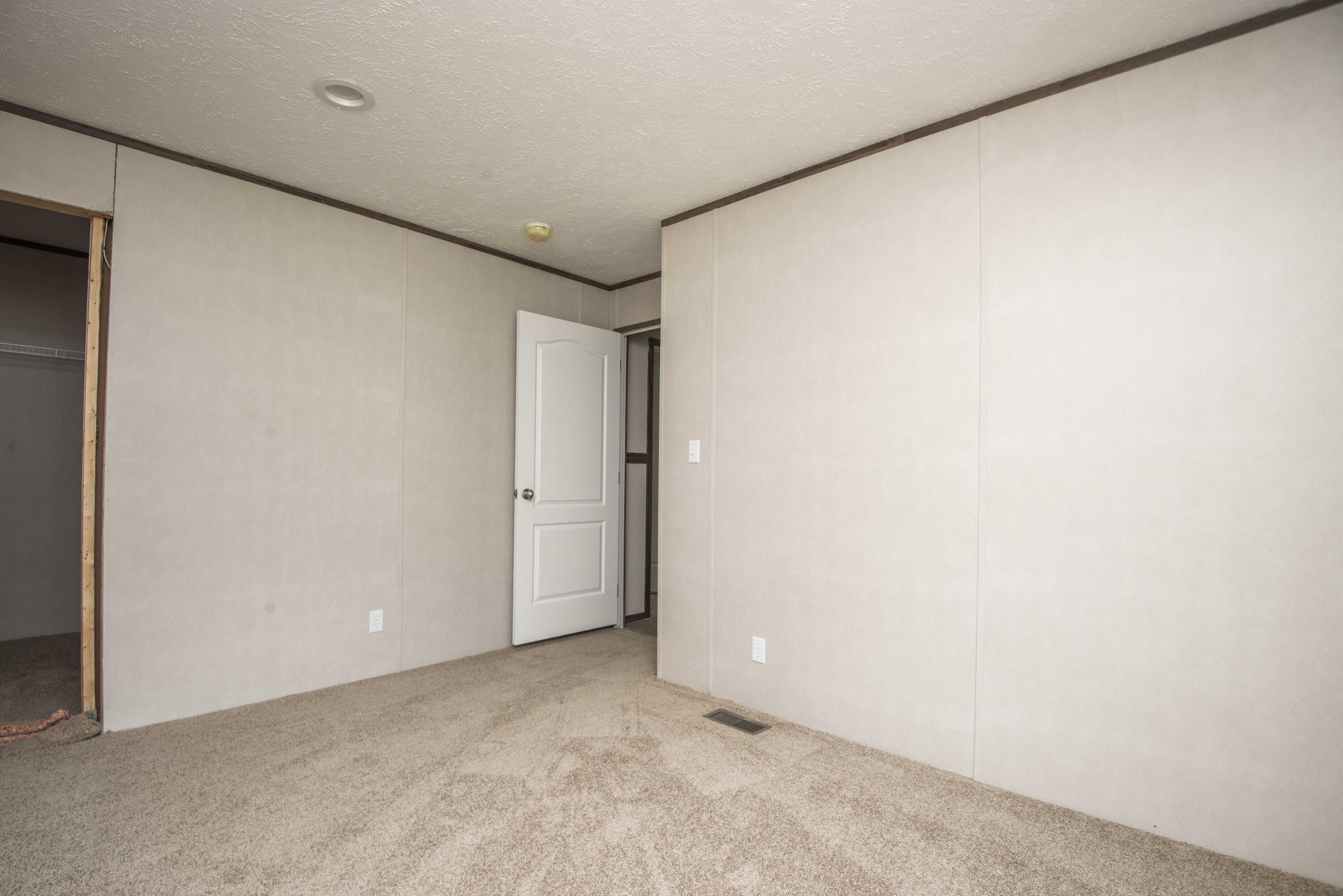 341 Howard Road Loudon, TN 37774 - Photo 31 of 40 second bed_1