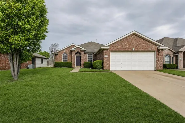 $2,300 | 2816 Oakdale Drive, Burleson, TX 76028